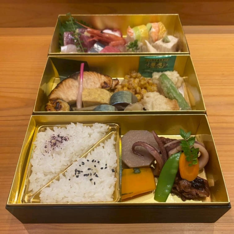 重ね弁当