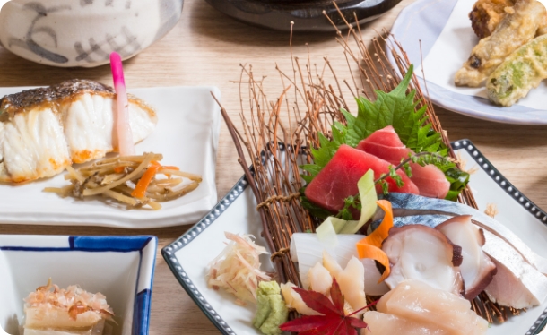 毎朝仕入れる新鮮な魚介類